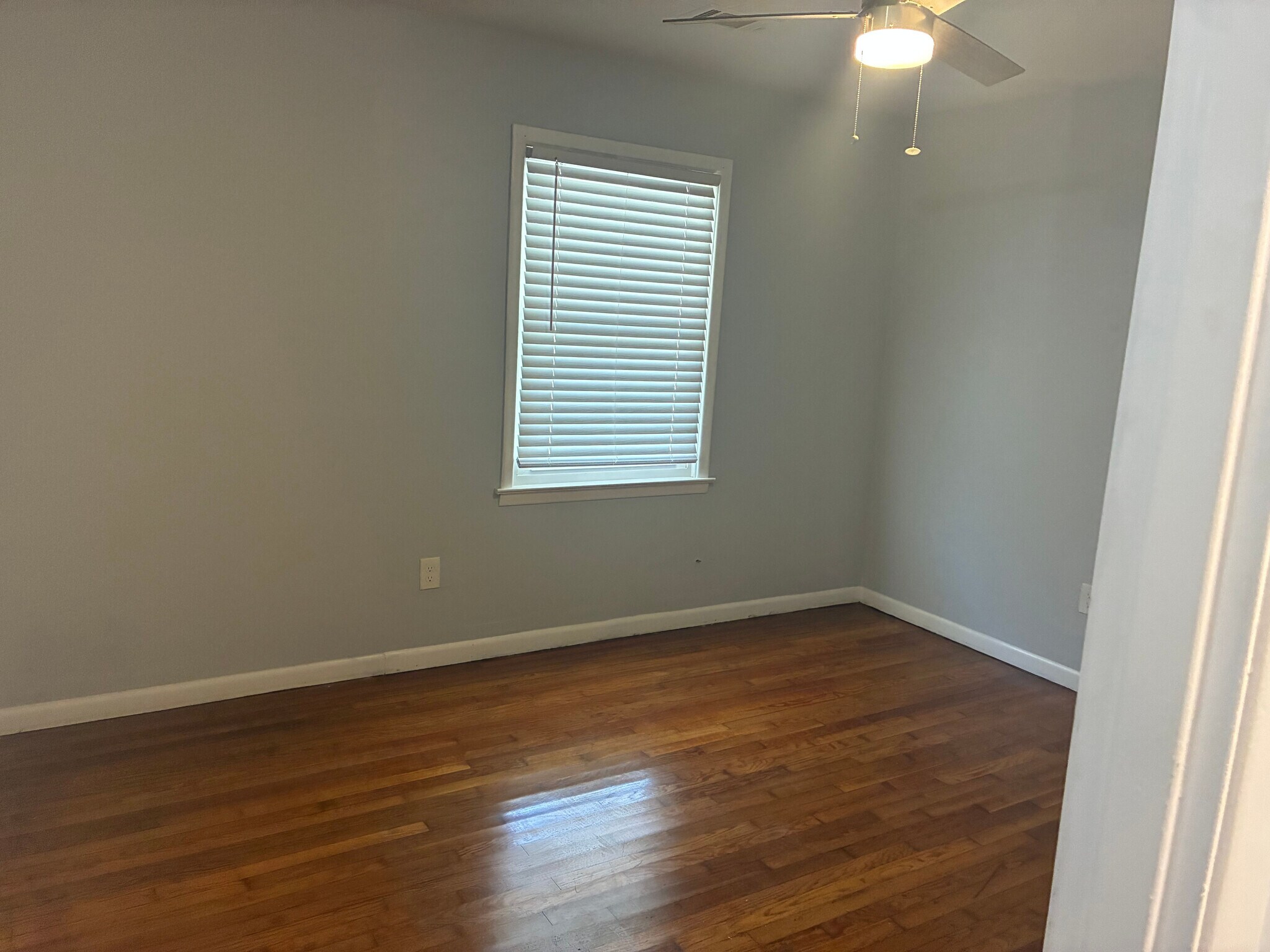 Building Photo - Room in Duplex on Union Rd SW