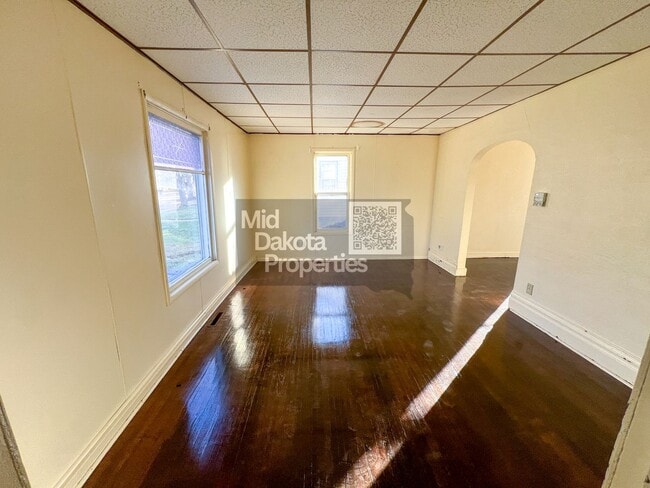 Building Photo - 405 S Minnesota- 3 Bedroom House