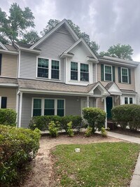 Building Photo - Available now. Grat 3BR/2.5 BA Townhome in Oak Bluff!