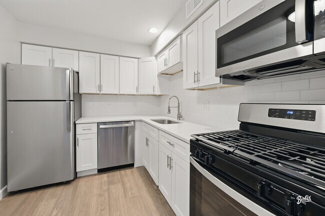 Building Photo - 5500 Carriage Way Dr