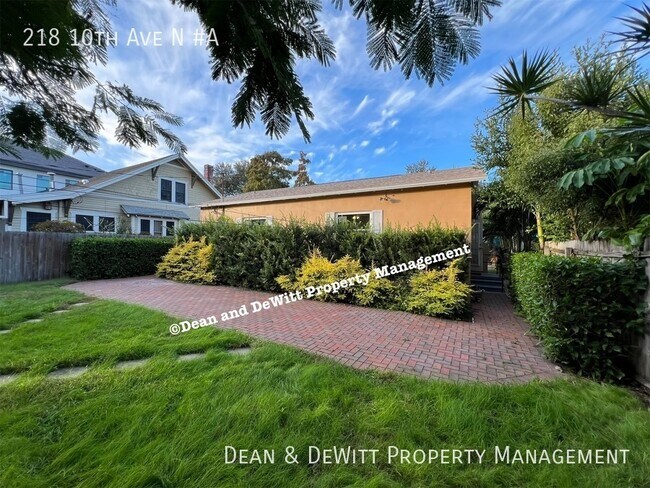 Building Photo - 218 10th Ave N