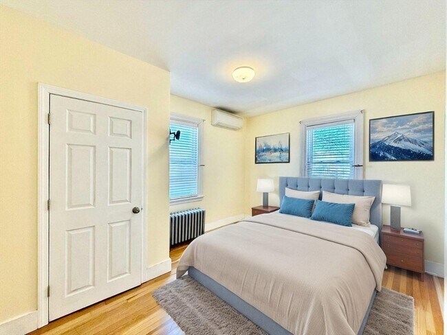 Building Photo - 12 Hall Pl