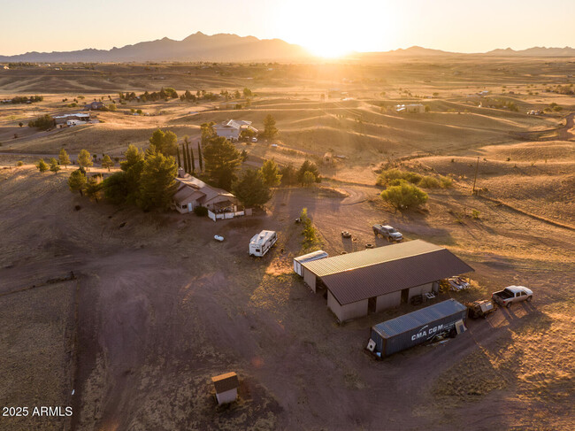 Building Photo - 7 Javelina Ct