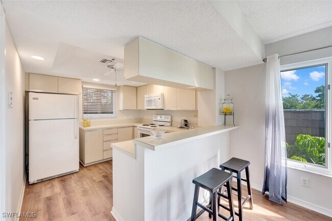 Building Photo - 1645 Spoonbill Ln