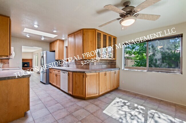 Building Photo - 5084 N Camino Del Lazo