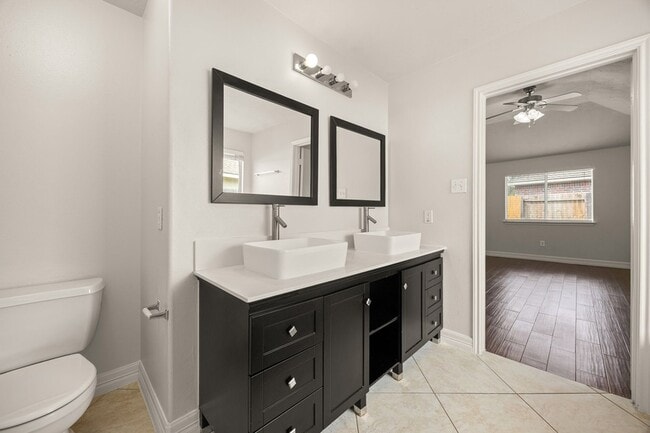 Building Photo - 29123 Foxingham Cir