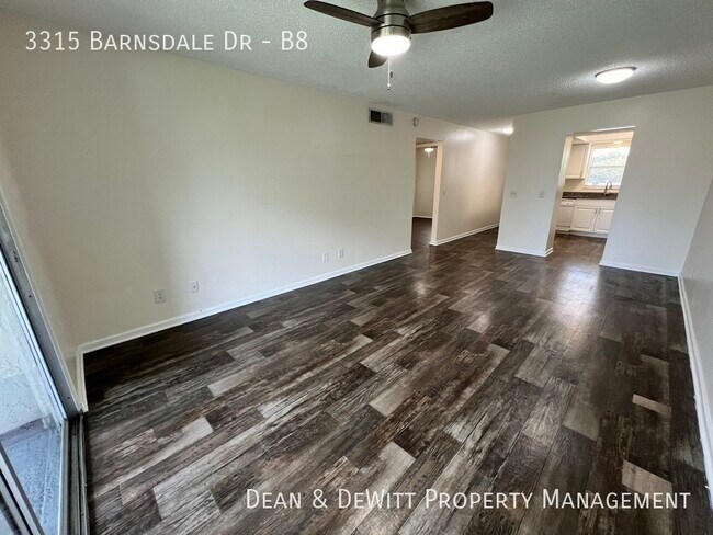 Building Photo - 3315 Barnsdale Dr