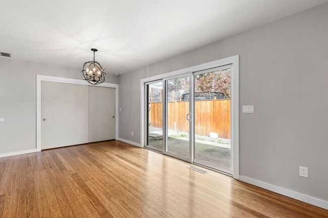 Building Photo - 8580 SE 34th Ave