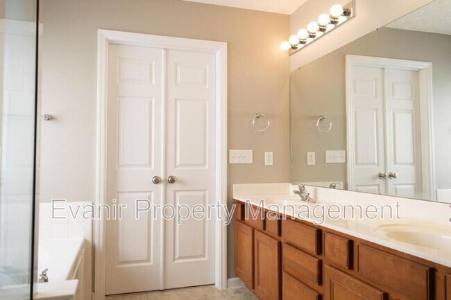 Building Photo - 2257 Murphy Ln E