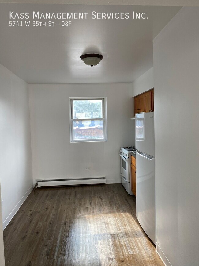 Building Photo - 5741 W 35th St