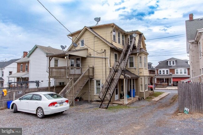 Building Photo - 37 S 13th St