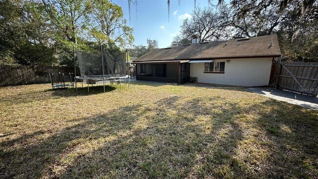 Building Photo - 102 Winding Ridge Dr
