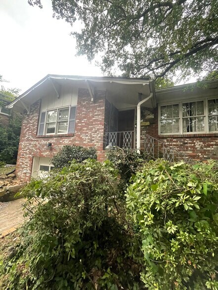Building Photo - 3278 Highland Dr