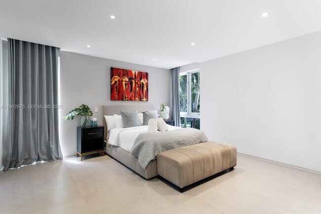 Building Photo - 1379 N Venetian Way