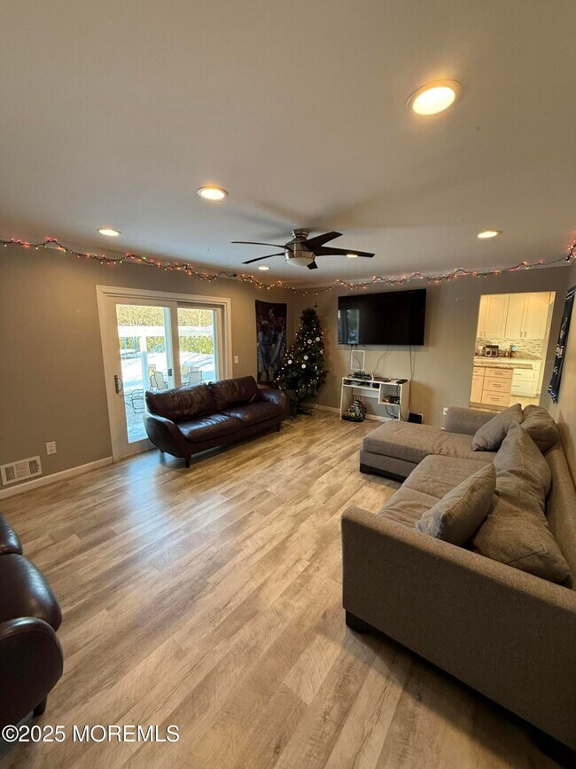 Building Photo - 1 Michaels Ct