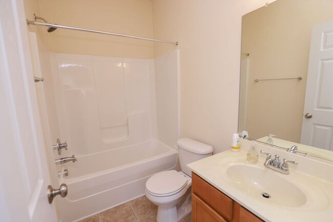 Building Photo - 10360 Caracara Dr