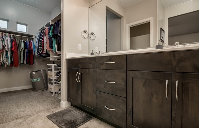 Building Photo - Red Mountain Jewel!  WITH SOLAR PANELS!!