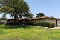 Building Photo - 10601 Park View Cir