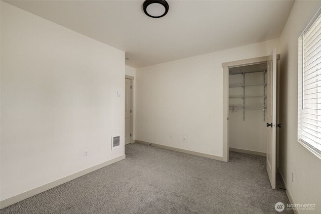 Building Photo - Brand new 4bed 2.5bath Home.