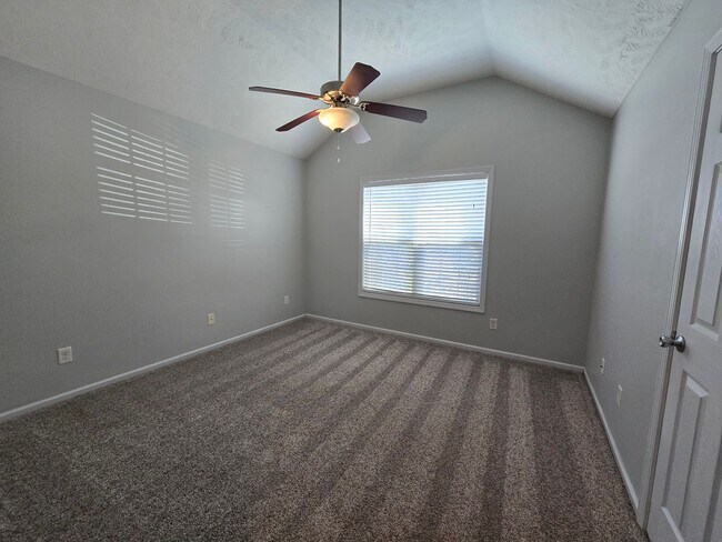 Building Photo - 362 Broad Dr