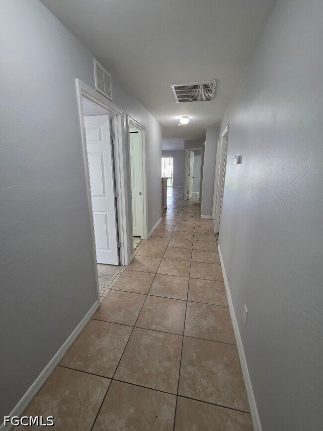 Building Photo - 2408 Joe Ave S