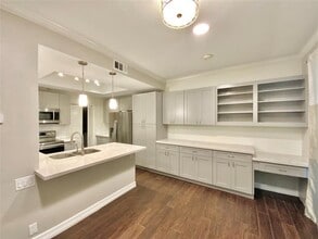 Building Photo - 233 Litchfield Ln