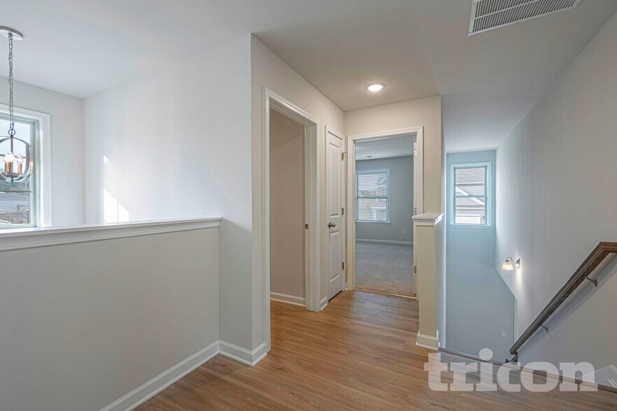 Building Photo - 313 Oxbow St