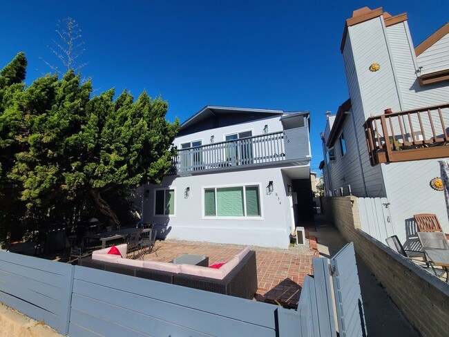 Building Photo - Newly remodeled and fully "furnished" 1 be...