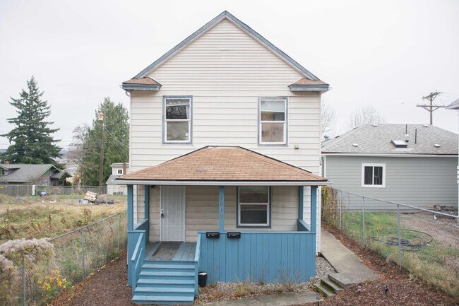 Building Photo - 1619 S Yakima Ave