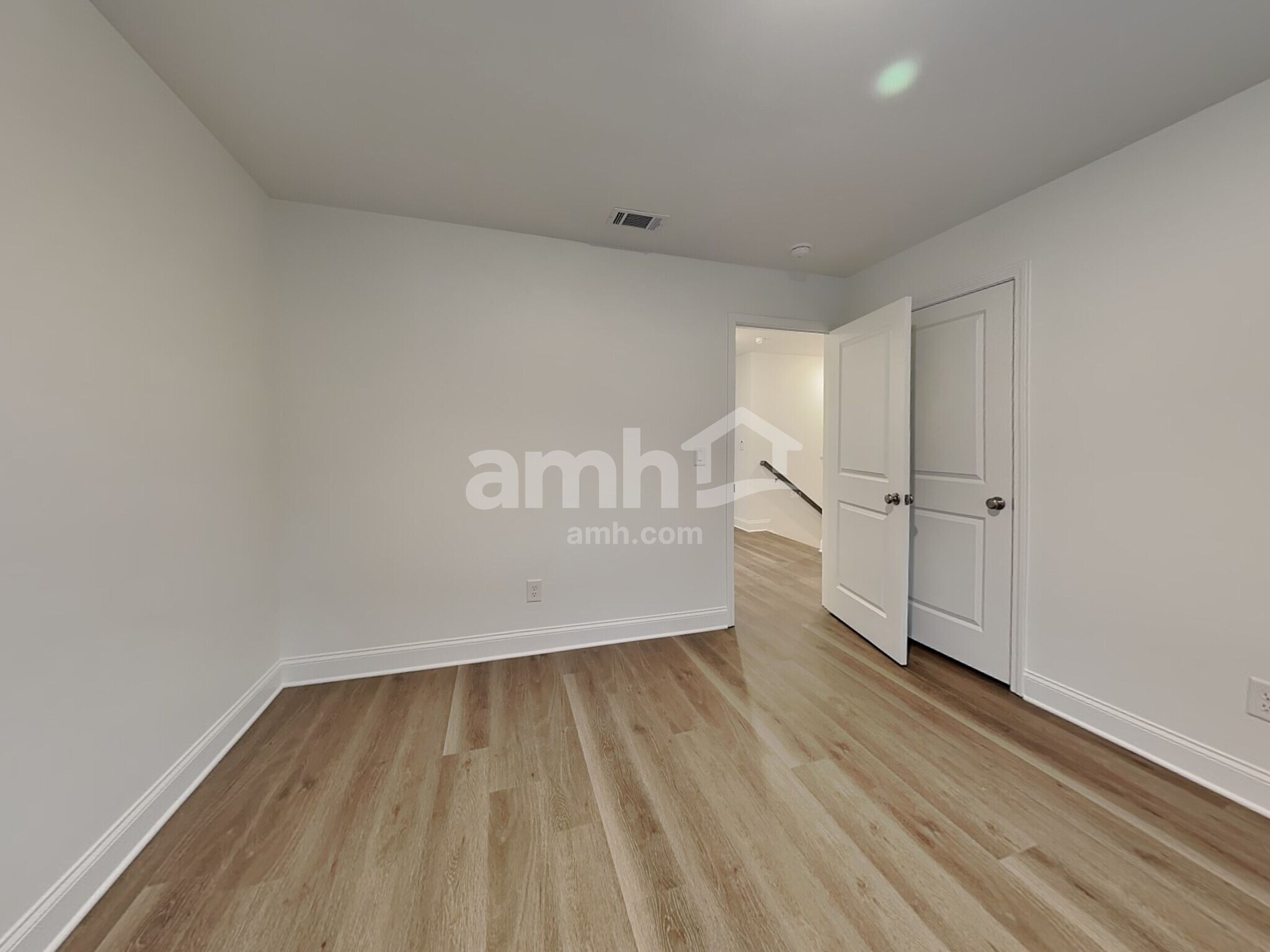 Building Photo - 430 Pointe Dr