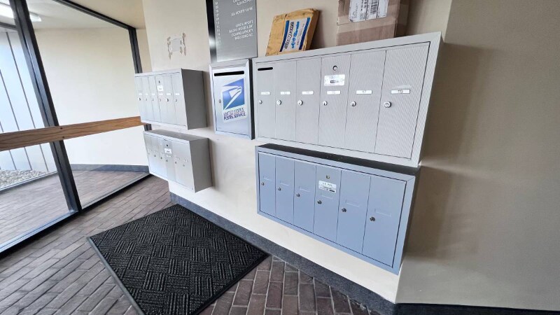 Building Photo - 1301 Cliff Rd E