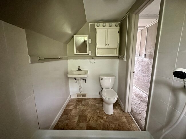 Building Photo - 103 N View St