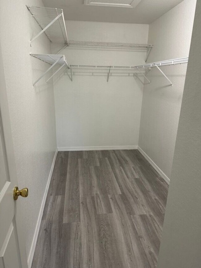 Building Photo - Unfurnished well-maintained 1-bedroom, 1-bath home in Bonita Springs