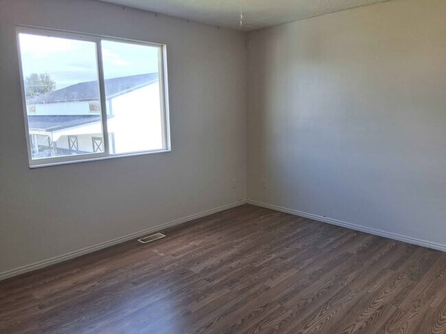 Building Photo - 1258 W 725 N