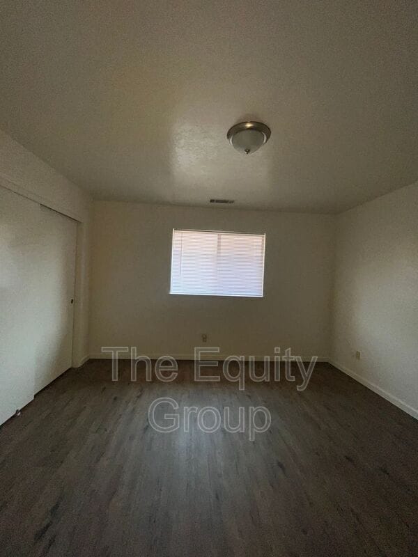 Building Photo - 4601 W Cypress Ave