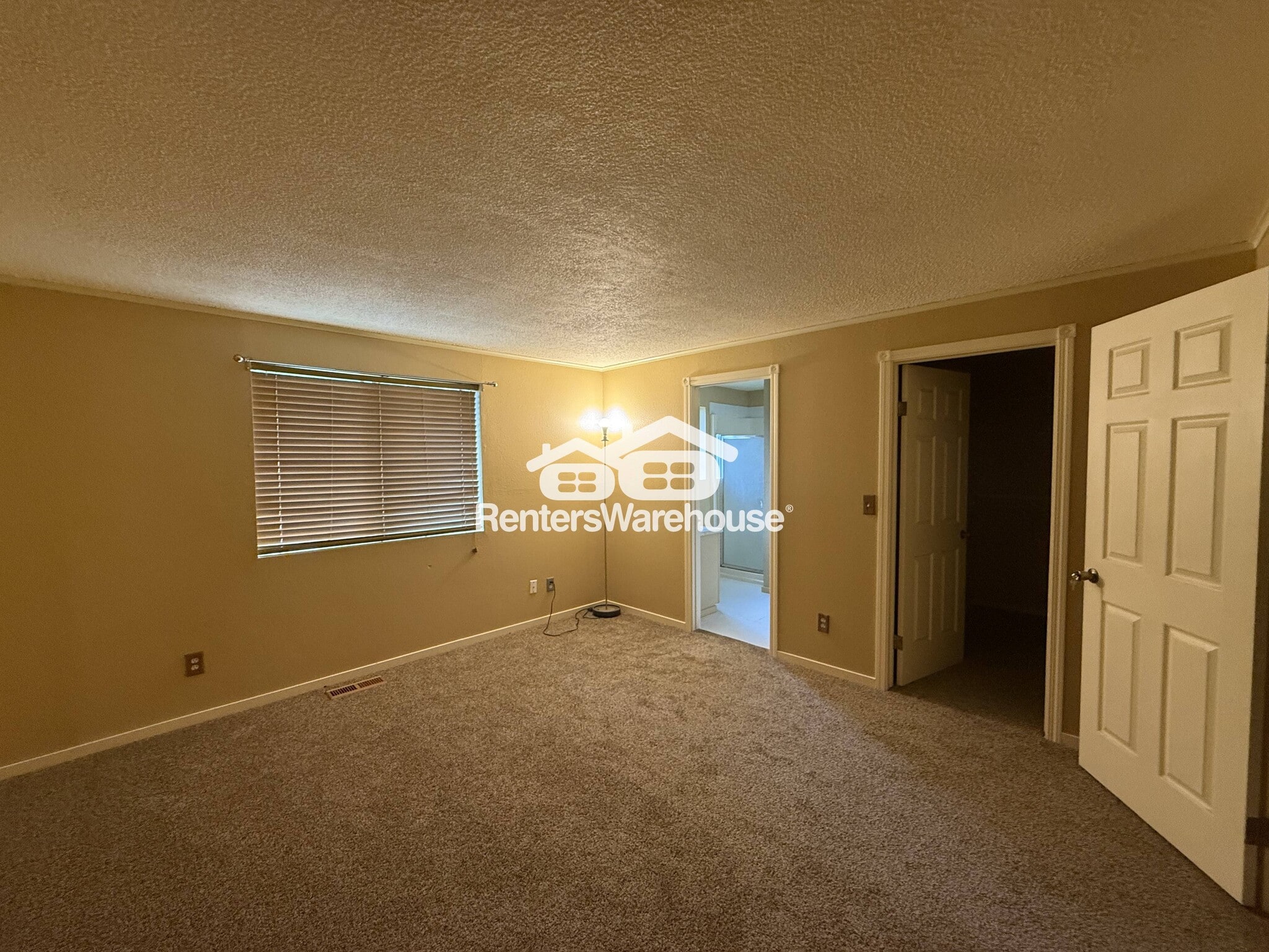 Building Photo - 11920 SE 210th Pl