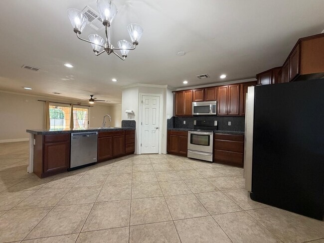 Building Photo - 5337 E Thunderbird Rd