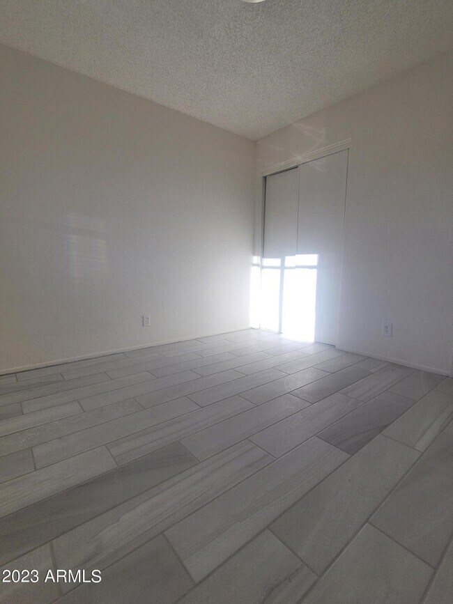 Building Photo - 506 E Southern Ave