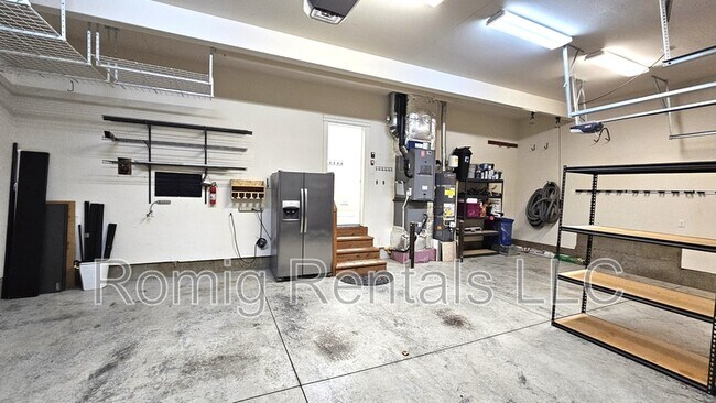 Building Photo - 3855 NW 26th Ave