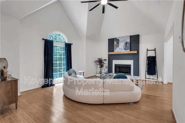 Building Photo - 991 Gentry Ln