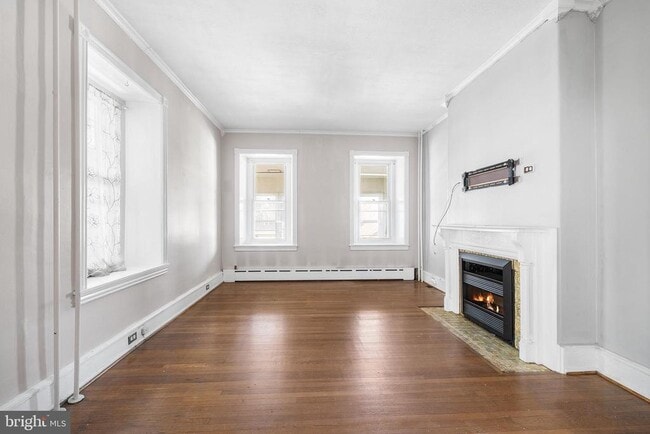 Building Photo - 7301 Chestnut Ave