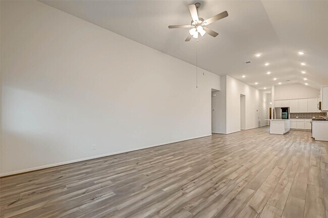 Building Photo - 201 Cambria Green Ln