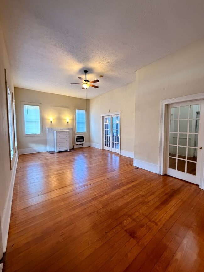 Building Photo - 1300 N Broad St