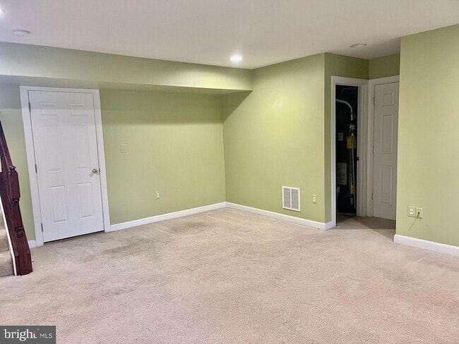 Building Photo - 6003 Popes Creek Pl