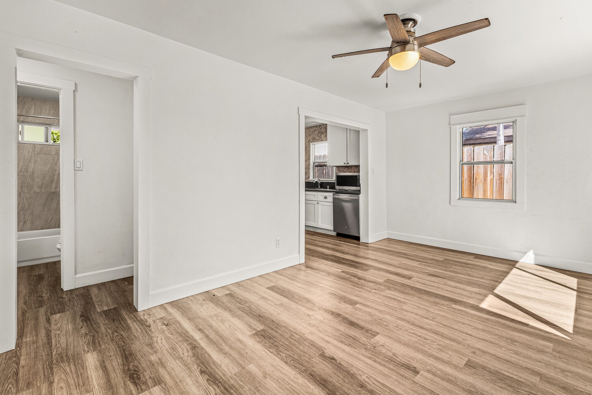 Building Photo - 1070 10th St