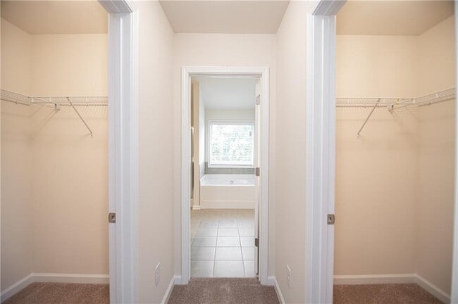 Building Photo - 5863 Krim Dr