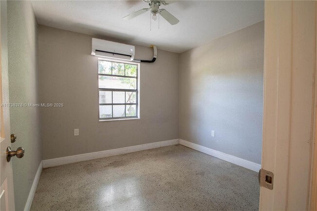 Building Photo - 521 N 20th St