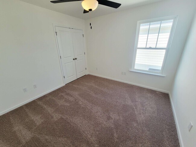 Building Photo - 1367 Landon Hills Dr