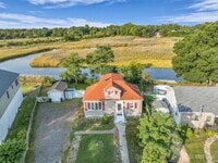 Building Photo - 177 Creek Rd