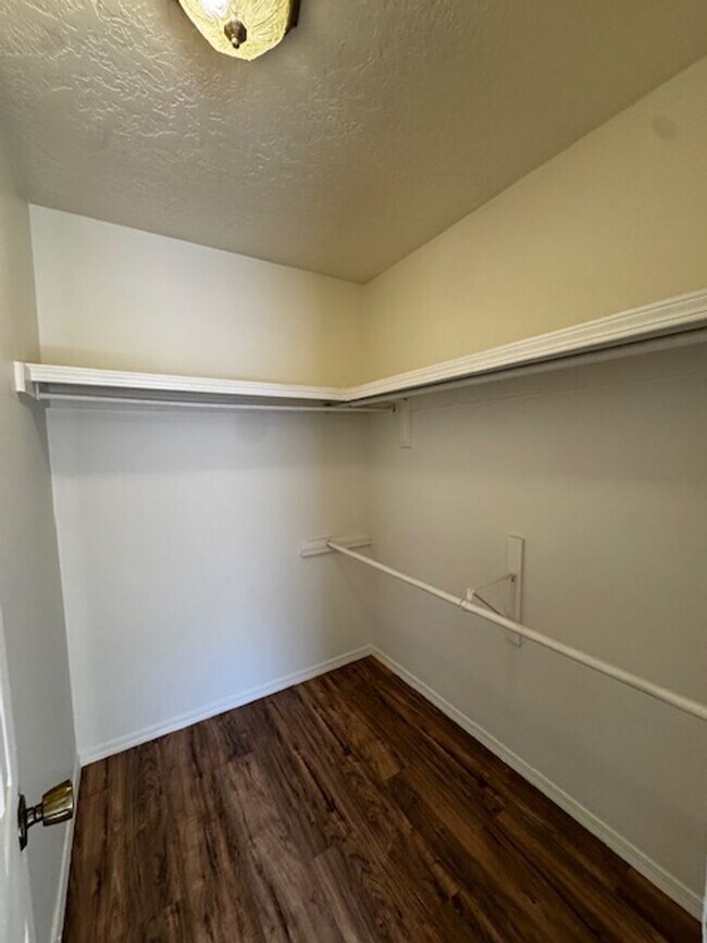 Building Photo - 12244 Menaul Blvd NE